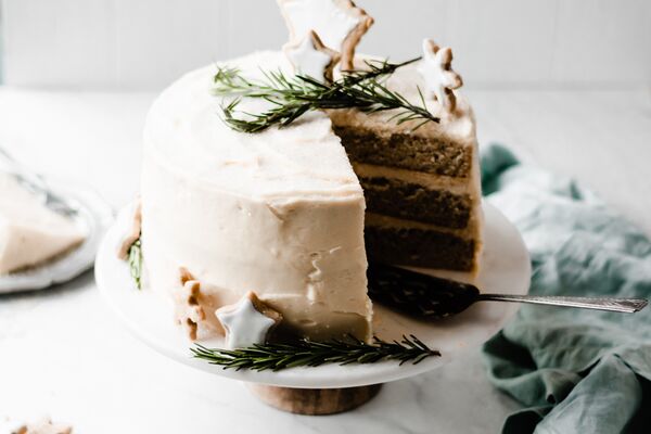 caramelized white chocolate winter wonderland cake baked with c&h light brown sugar and organic raw cane sugar