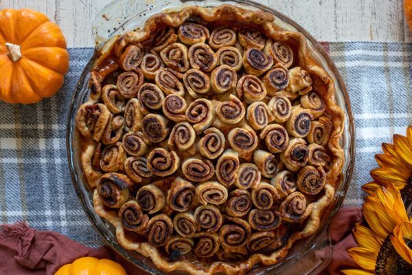 cinnamon roll apple pie recipe baked with C&H® Light Brown Sugar