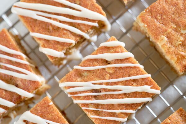 Apple Oatmeal Bars